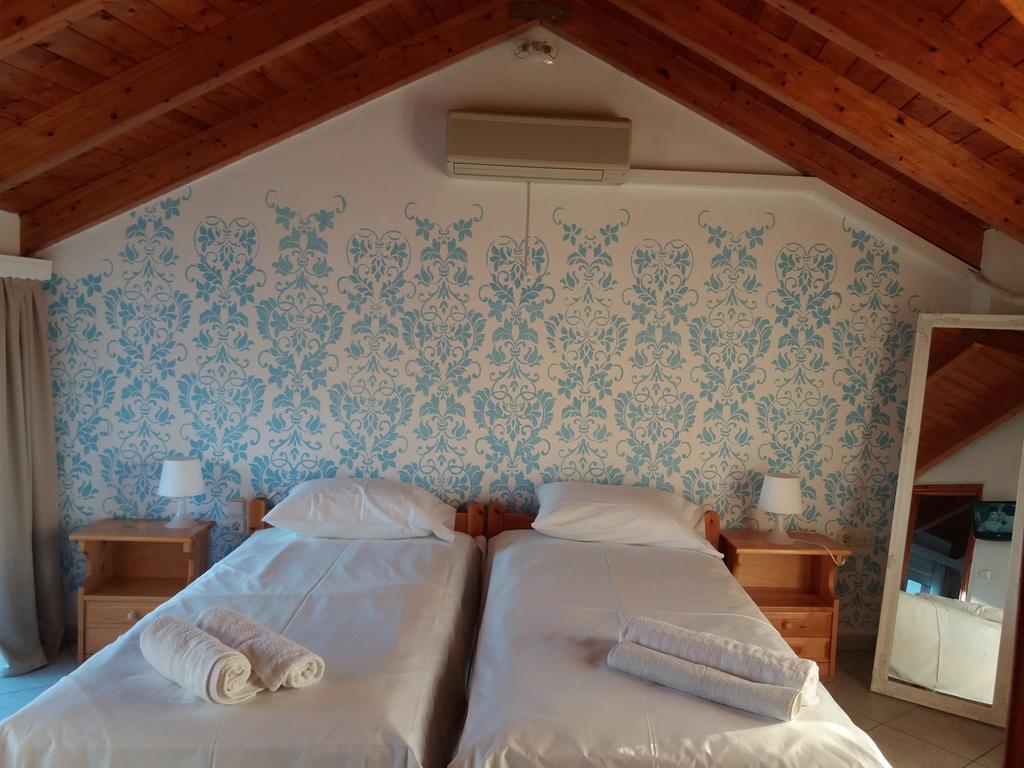 Chloe Attic Villa Agia Efimia Exterior photo