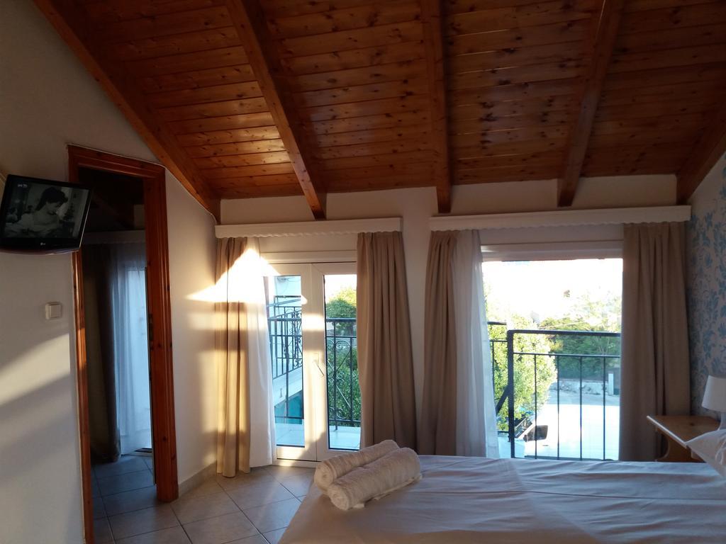 Chloe Attic Villa Agia Efimia Exterior photo